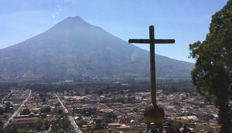 Antigua, El Agua Volcan