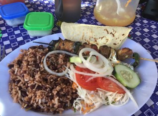 Pinto Gallo with pork skewer and salad